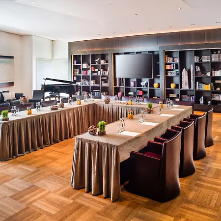 Grand Hyatt 5*