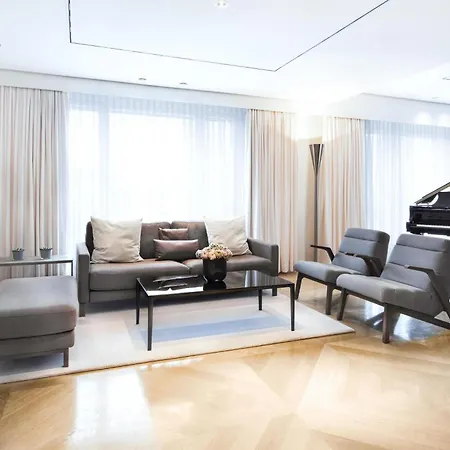 Grand Hyatt Hotel