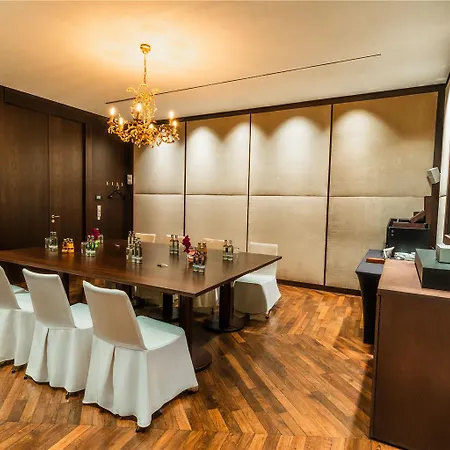 Hotel Grand Hyatt